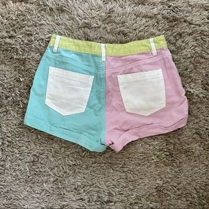 F21 cor block shorts sz M